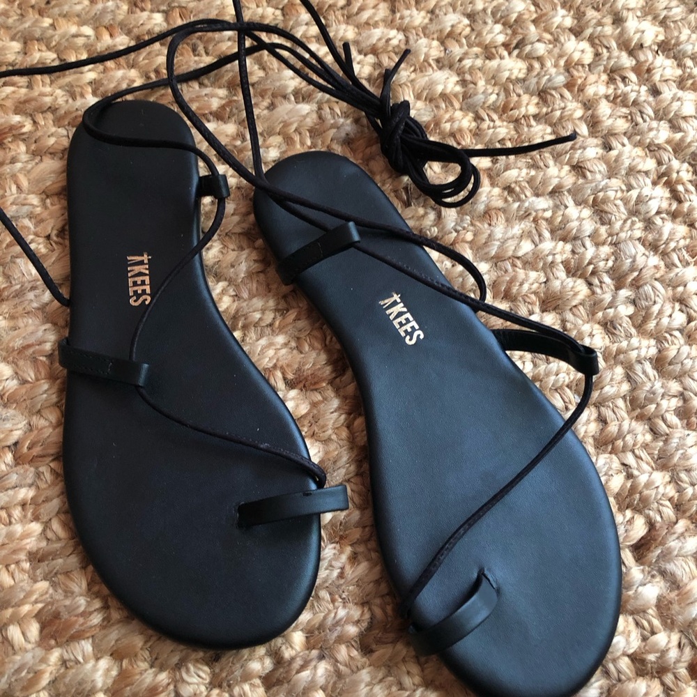 Brand New: Tkees Jo Lace Up Sandal. Black Leather. Size 6 or 37 - Picture 8 of 16